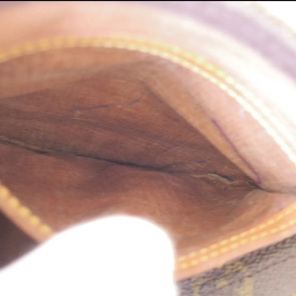 Authentic Louis Vuitton Speedy 35 Monogram Handbag - Picture 14 of 16